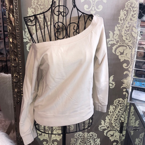 Juicy Couture Tops - Juicy Couture sexy off the shoulder top size med